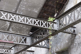 Poutrelles à treillis et mur pignon des sheds. © Région Bourgogne-Franche-Comté, Inventaire du patrimoine