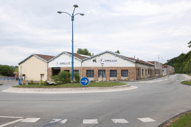 Bâtiment d'eau et atelier de fabrication depuis le sud-est. © Région Bourgogne-Franche-Comté, Inventaire du patrimoine