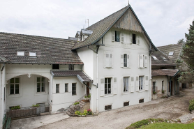 Façade postérieure vue de trois quarts. © Région Bourgogne-Franche-Comté, Inventaire du patrimoine