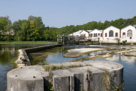 Le barrage depuis la rive droite. © Région Bourgogne-Franche-Comté, Inventaire du patrimoine