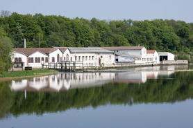 Vue d'ensemble depuis la rive droite en amont. © Région Bourgogne-Franche-Comté, Inventaire du patrimoine
