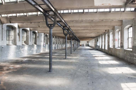 Atelier de fabrication nord. Vue intérieure depuis l'entrée. © Région Bourgogne-Franche-Comté, Inventaire du patrimoine