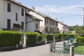Habitations vues de trois quarts. © Région Bourgogne-Franche-Comté, Inventaire du patrimoine