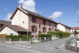 Vue d'ensemble d'une rue. © Région Bourgogne-Franche-Comté, Inventaire du patrimoine