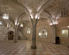 Vue d'ensemble de la cave depuis le fond, de trois quarts gauche. © Région Bourgogne-Franche-Comté, Inventaire du Patrimoine