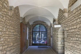 Intérieur : vue d'ensemble du couloir depuis l'entrée. © Région Bourgogne-Franche-Comté, Inventaire du Patrimoine