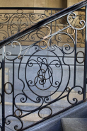 Aile de l'escalier : détail d'un motif de la rampe d'escalier. © Région Bourgogne-Franche-Comté, Inventaire du Patrimoine