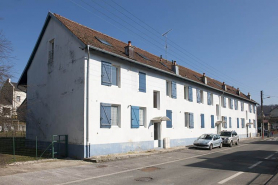 Immeuble de 12 logements vu depuis l'ouest. © Région Bourgogne-Franche-Comté, Inventaire du patrimoine