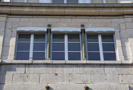 Détail d'une baie horlogère du deuxième étage. © Région Bourgogne-Franche-Comté, Inventaire du Patrimoine