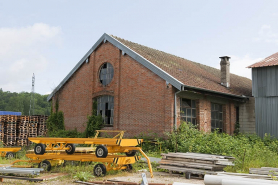Entrepôt industriel vu de trois quarts arrière. © Région Bourgogne-Franche-Comté, Inventaire du patrimoine