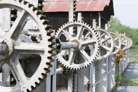 Vannage du barrage. Détail des engrenages. © Région Bourgogne-Franche-Comté, Inventaire du patrimoine