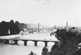 Usine Sous-Roche depuis la rive droite. © Région Bourgogne-Franche-Comté, Inventaire du patrimoine
