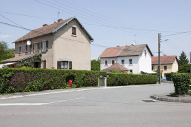 Maisons jumelées à entrées opposées rue Robert Aubert. © Région Bourgogne-Franche-Comté, Inventaire du patrimoine