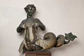 Sculpture originale de la sirène qui ornait la fontaine. © Région Bourgogne-Franche-Comté, Inventaire du Patrimoine