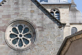 Façade antérieure, détail : l'occulus. © Région Bourgogne-Franche-Comté, Inventaire du patrimoine