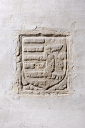 Chapelle à gauche du choeur : écu armoirié. © Région Bourgogne-Franche-Comté, Inventaire du patrimoine