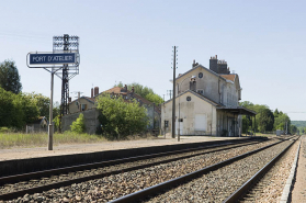 Gare de Port-d'Atelier : vue générale de la gare des voyageurs depuis le sud-est. © Région Bourgogne-Franche-Comté, Inventaire du patrimoine