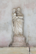 Portail : statue de la Vierge à l'Enfant. © Région Bourgogne-Franche-Comté, Inventaire du patrimoine