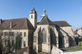 Façade sud  et chevet de l'église depuis la rue de l'Official. © Région Bourgogne-Franche-Comté, Inventaire du patrimoine