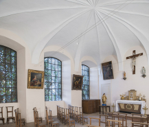Intérieur : la salle capitulaire, actuellement chapelle Saint Pierre, vue de trois quarts. © Région Bourgogne-Franche-Comté, Inventaire du patrimoine