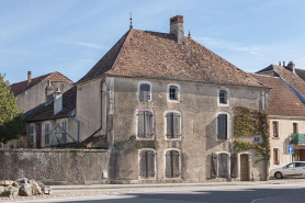Vue générale depuis la place du Général de Gaulle. © Région Bourgogne-Franche-Comté, Inventaire du patrimoine