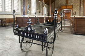 Vue rapprochée du corbillard. © Région Bourgogne-Franche-Comté, Inventaire du patrimoine