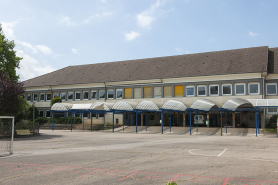 Façade du bâtiment depuis la cour. © Région Bourgogne-Franche-Comté, Inventaire du patrimoine