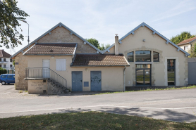 Vue d'ensemble des deux anciennes écuries. © Région Bourgogne-Franche-Comté, Inventaire du patrimoine