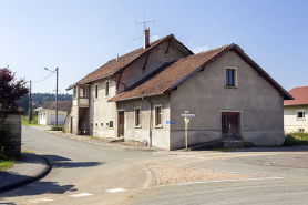 Façades postérieure et latérale droite. © Région Bourgogne-Franche-Comté, Inventaire du patrimoine