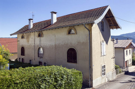 Façades postérieure et latérale gauche. © Région Bourgogne-Franche-Comté, Inventaire du patrimoine