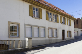 Ferme : façade antérieure, de trois quarts gauche. © Région Bourgogne-Franche-Comté, Inventaire du patrimoine