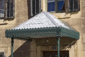 Maison : couverture de l'auvent sur la façade antérieure. © Région Bourgogne-Franche-Comté, Inventaire du patrimoine