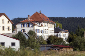 Vue d'ensemble depuis l'ouest (façade postérieure). © Région Bourgogne-Franche-Comté, Inventaire du patrimoine