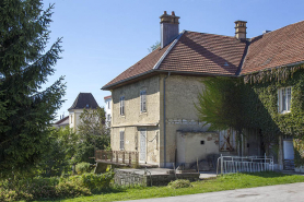Corps sud : façades postérieure et latérale gauche. © Région Bourgogne-Franche-Comté, Inventaire du patrimoine