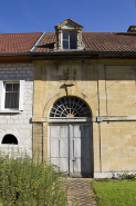Corps sud, façade antérieure : entrée de la grange. © Région Bourgogne-Franche-Comté, Inventaire du patrimoine