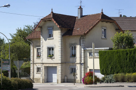 Façades antérieure et latérale droite. © Région Bourgogne-Franche-Comté, Inventaire du patrimoine