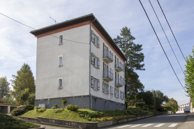 Immeuble au n° 20 : façade sur rue, de trois quarts gauche. © Région Bourgogne-Franche-Comté, Inventaire du patrimoine