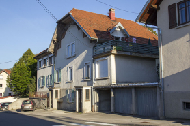 Maison : façade antérieure, vue en enfilade. © Région Bourgogne-Franche-Comté, Inventaire du patrimoine