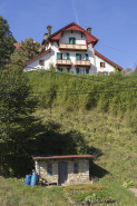 Façade côté vallée. © Région Bourgogne-Franche-Comté, Inventaire du patrimoine