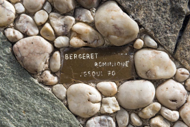 Détail : signature de Bergeret. © Région Bourgogne-Franche-Comté, Inventaire du patrimoine