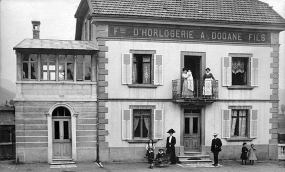 F[abri]que d'Horlogerie A. Dodane Fils [façade antérieure de la maison-atelier], 1er quart 20e siècle © Région Bourgogne-Franche-Comté, Inventaire du patrimoine