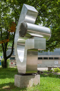 Sculpture d'Edgard Pillet vue de l'ouest. © Région Bourgogne-Franche-Comté, Inventaire du patrimoine