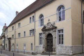 Site des oratoriens : façade ouest donnant sur la rue du collège. © Région Bourgogne-Franche-Comté, Inventaire du patrimoine