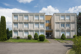 Façade ouest d'entrée des logements de fonction. © Région Bourgogne-Franche-Comté, Inventaire du patrimoine