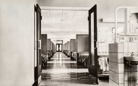 Un internat du lycée durant les années 1960. © Région Bourgogne-Franche-Comté, Inventaire du patrimoine