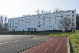 Stade, façade antérieure (est) de l'internat. © Région Bourgogne-Franche-Comté, Inventaire du patrimoine