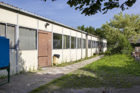 Façade postérieure des salles de cours nord-est. © Région Bourgogne-Franche-Comté, Inventaire du patrimoine