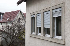 Façade latérale gauche : fenêtres multiples. © Région Bourgogne-Franche-Comté, Inventaire du patrimoine