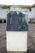 Détail d'une stèle : Virgo. La vierge. © Région Bourgogne-Franche-Comté, Inventaire du patrimoine