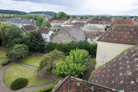 Le jardin de la maison au 5 place de la République (non étudiée). © Région Bourgogne-Franche-Comté, Inventaire du patrimoine